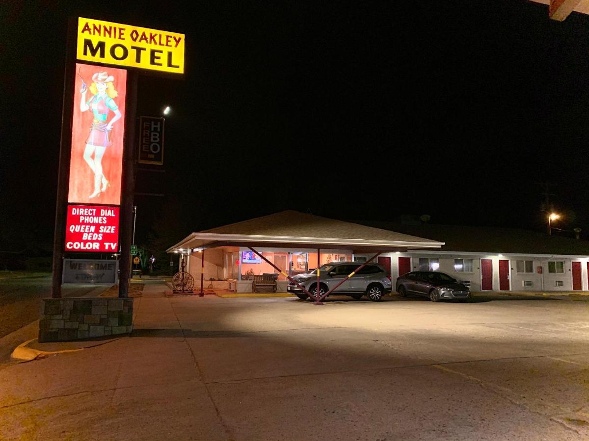 Annie Oakley Motel Oakley المظهر الخارجي الصورة